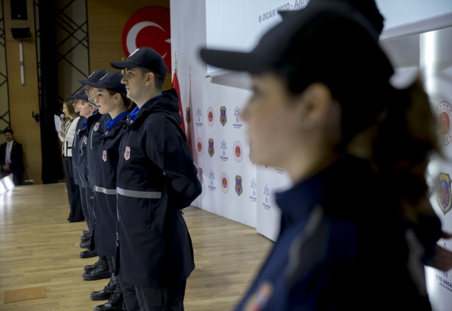 İnfaz ve koruma memurlarının yeni üniformaları tanıtıldı